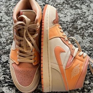 COPY - Air Jordan 1 Mid Apricot